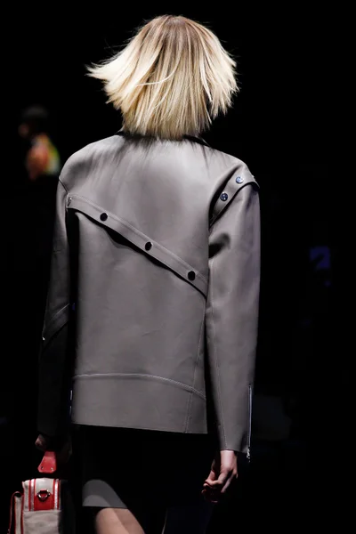 Look 34